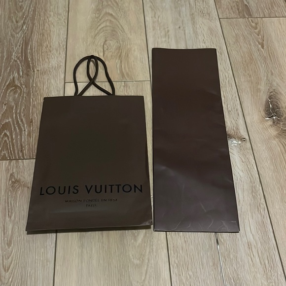 Louis Vuitton Small Shopping Bag and Tie Sleeve - Picture 3 of 5